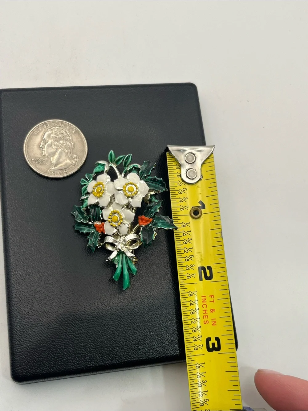Exquisite brand Christmas flower holly enamel gold tone red green brooch pin